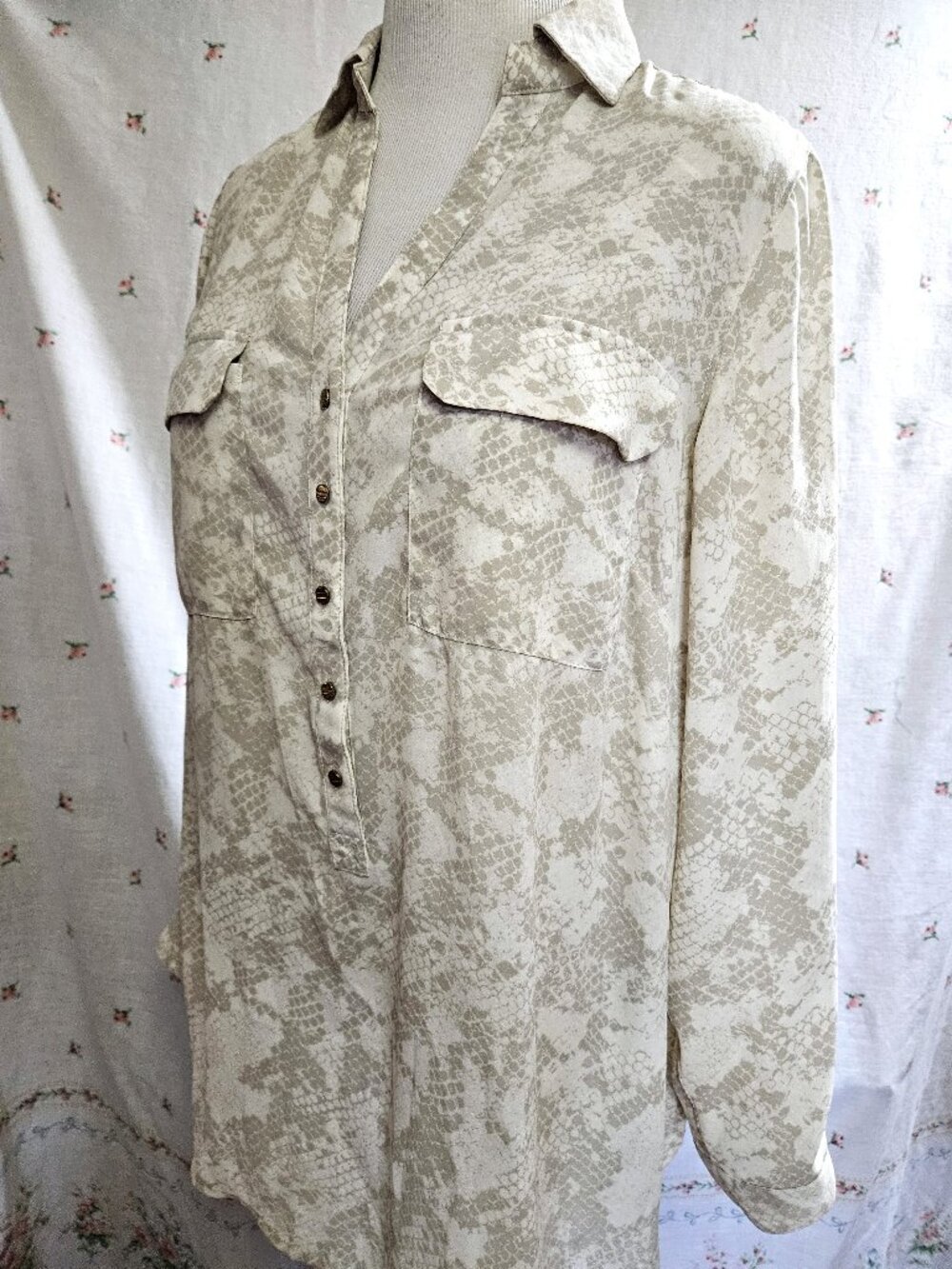 Size 14 Love And Legend Tunic Length Blouse